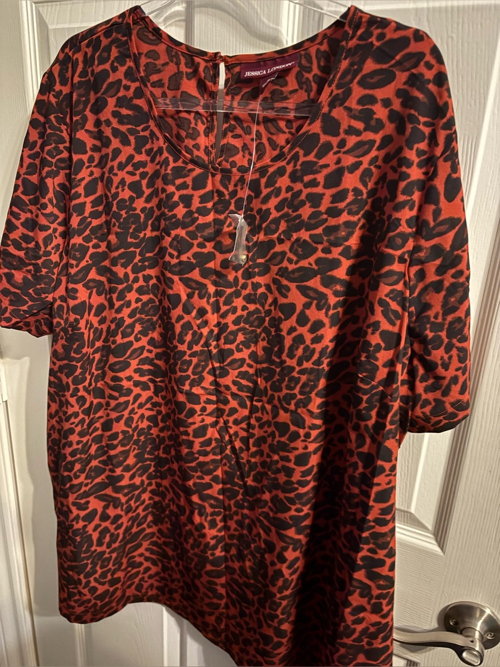 217- NWT is Jessica London Red and Black Leopard-Print Tunic Top